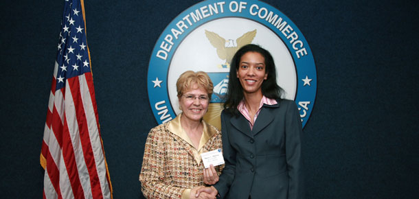 knauss fellow receiving award from jane lubchenko